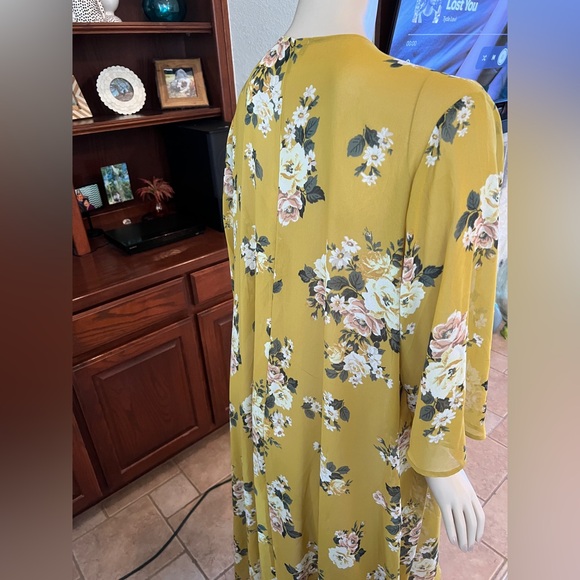Torrid Floral Chiffon High-Low Kimono Wrap Shawl Size 1-2X - Picture 4 of 9